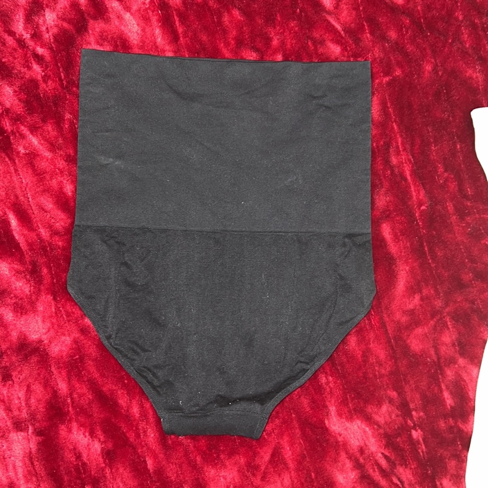 Bundle of three different body slimming shape wear undergarments all size large - Picture 5 of 10
